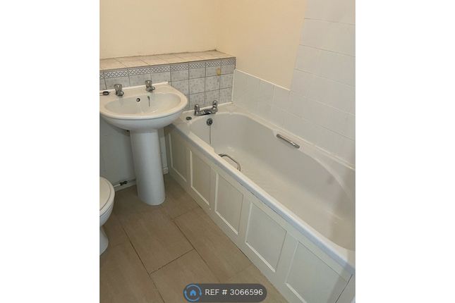 Compton Way, Earls Barton, Northampton photo 4