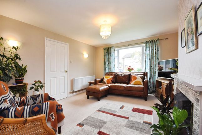 5, Moors Close, Colchester photo 4
