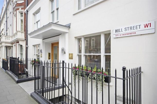 Flat to rent in Hill Street, London