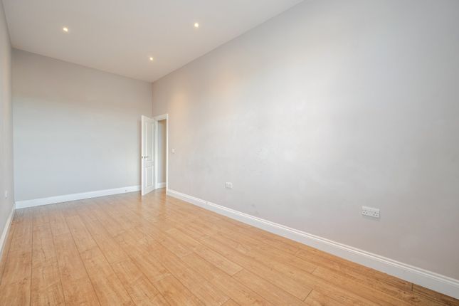Flat 2, Primula Court, 178A, Kings Road, Kingston Upon Thames photo 4