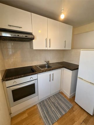 101, Middleham Road, Greater London photo 5