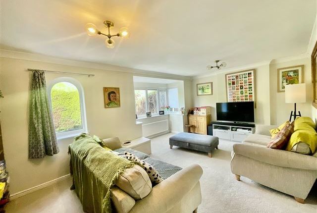 18, Martin Close Aughton, Sheffield photo 2