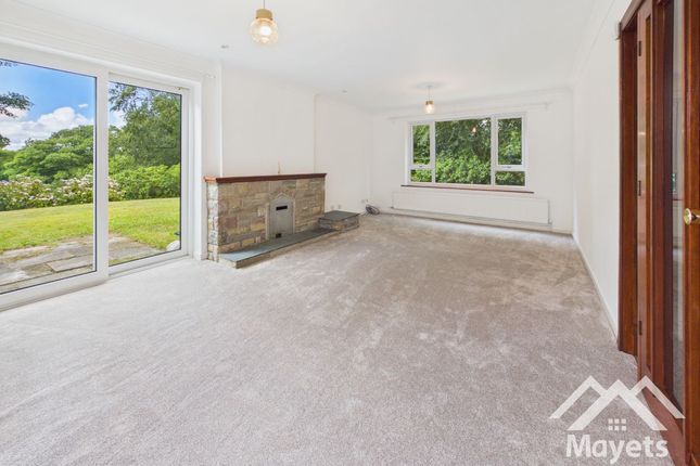 9 Heathfield Park, Blackburn photo 2