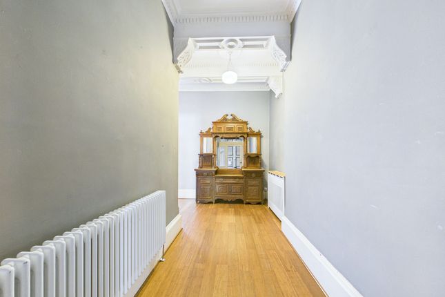 11 Niddrie Square, Glasgow photo 2