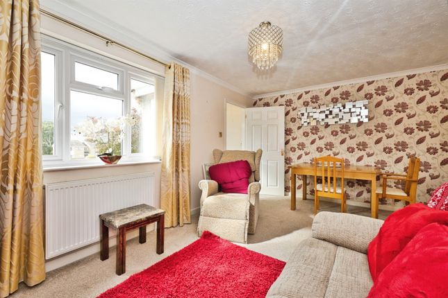 16, Malvern Court, YEOVIL photo 3