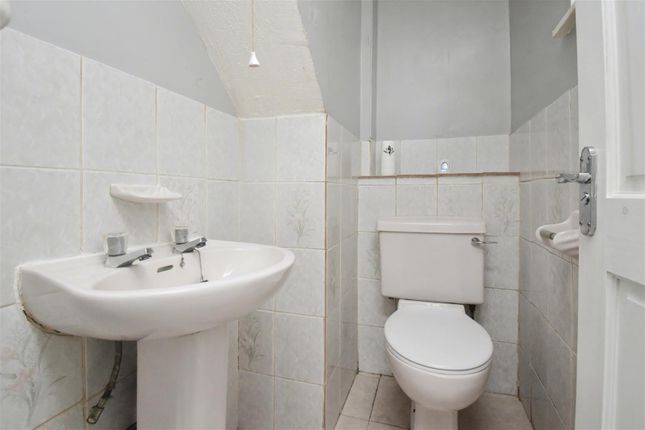17, Sturton Walk, Corby photo 4