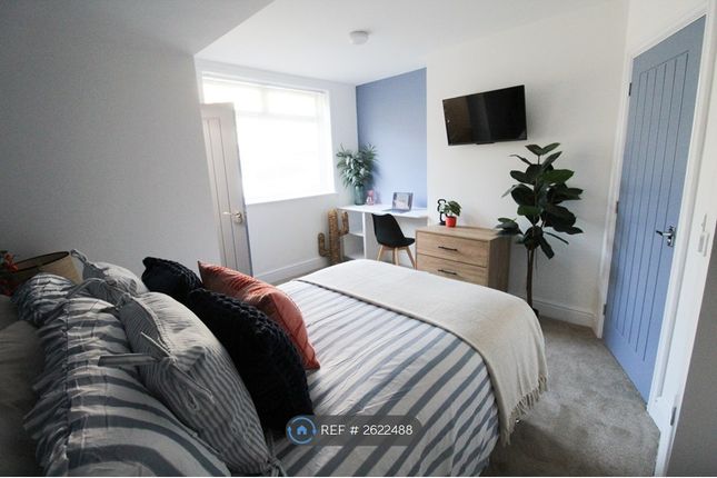 47 High St- Room 1- £700Pcm