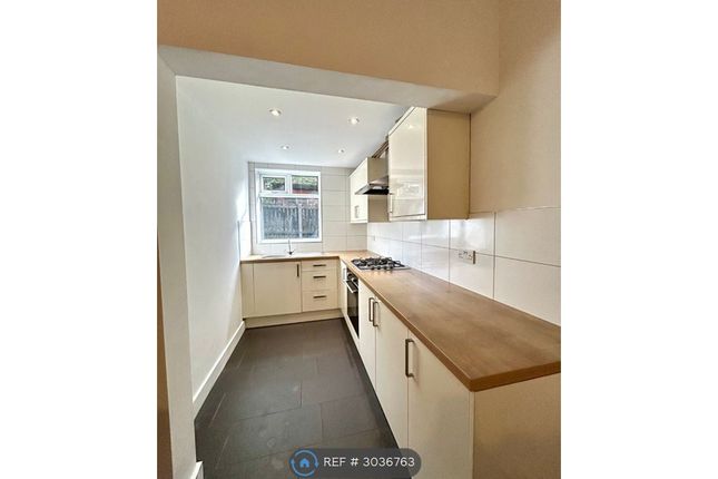 Turncroft Lane, Stockport photo 4