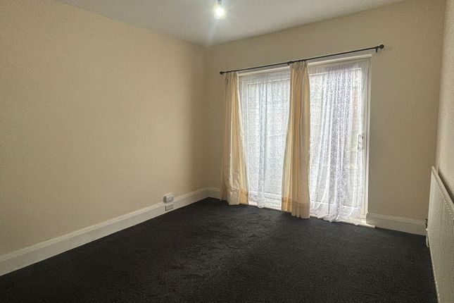 83, Loudon Avenue, Coventry photo 4