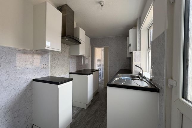 9, Walton Road, Lowestoft photo 4