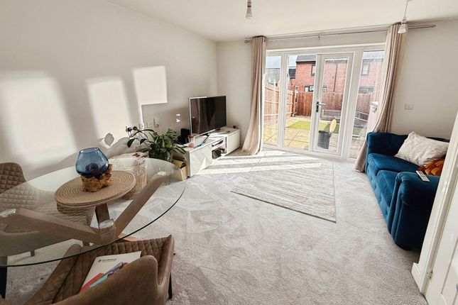 18 Booth Crescent, Telford photo 4