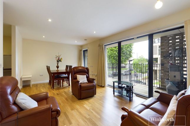 Flat 14,, Palm Court, Kingsbury photo 2