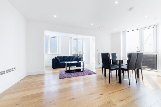 Thumbnail Flat to rent in High Street, Stratford, London