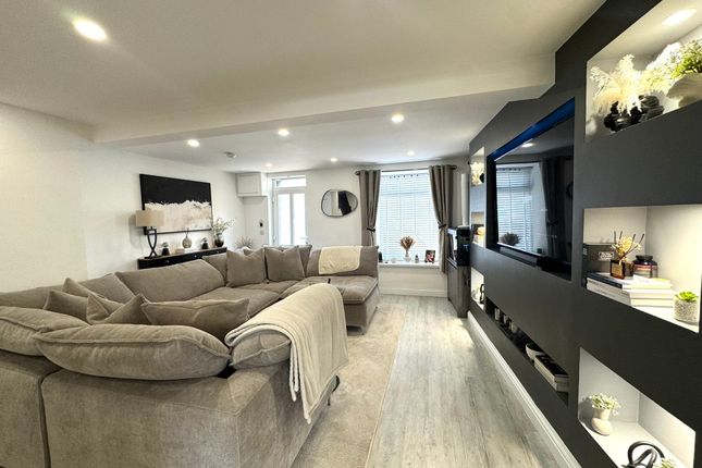 1 Lincoln Street, Porth photo 2