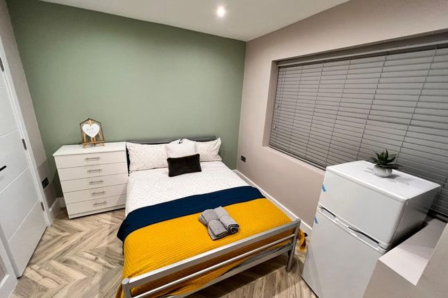 Thumbnail Room to rent in Broadway Gardens, Mitcham