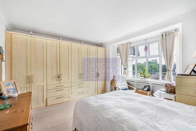 Seymour Court, WINCHMORE HILL photo 4