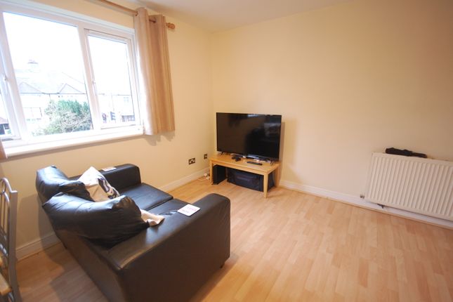 Popes Lane, Ealing photo 5