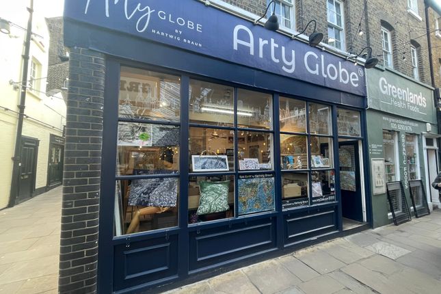 Retail premises to let in Greenwich Market, London