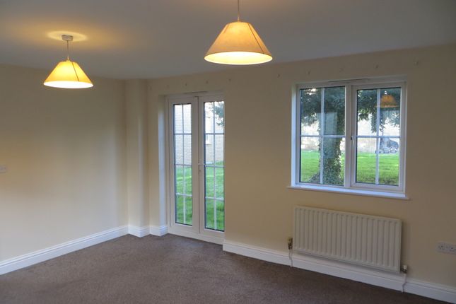 27, Tower Court, Ely photo 3