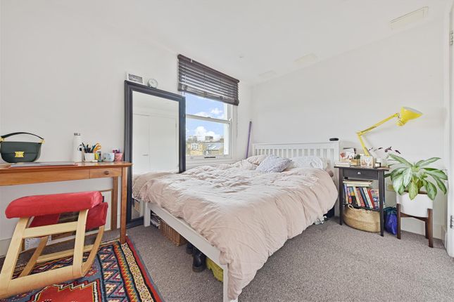 Flat for sale in Reighton Road, Clapton