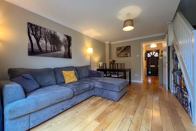 Weldon Drive, West Molesey photo 2