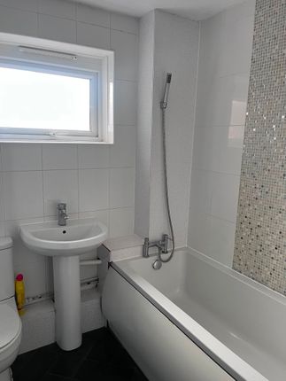 9 Waltham Close, Peterborough photo 5