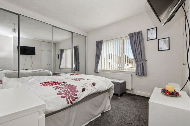 18, Halliday Place, West Yorkshire photo 4