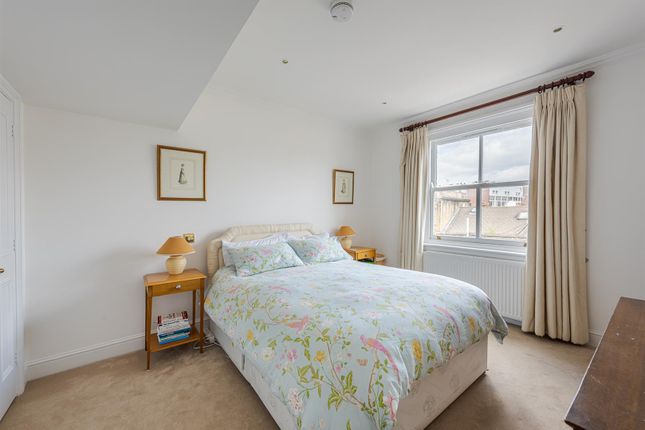 Courtfield Gardens 20_34-7-2. Low Res.Jpg