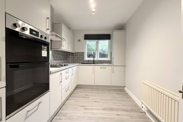 Flat 2, Gables Lodge,, Crescent East, Hertfordshire photo 2