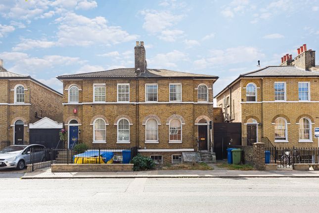 End terrace house for sale in Lower Road, London