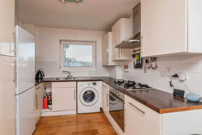 5 Roding Apartments,, Redgrave Road, Essex photo 2
