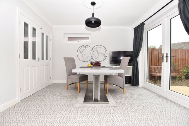 23, Upper Green Avenue, Wakefield photo 4