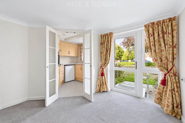 1 Gibson Court, Manor Road North, Esher photo 3