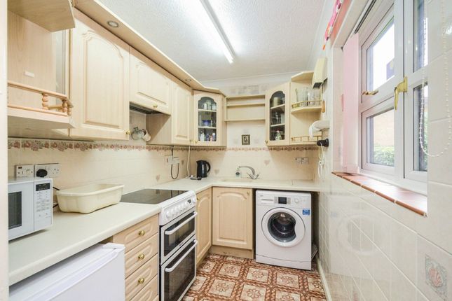 Property for sale in 22 Crook Log, Bexleyheath