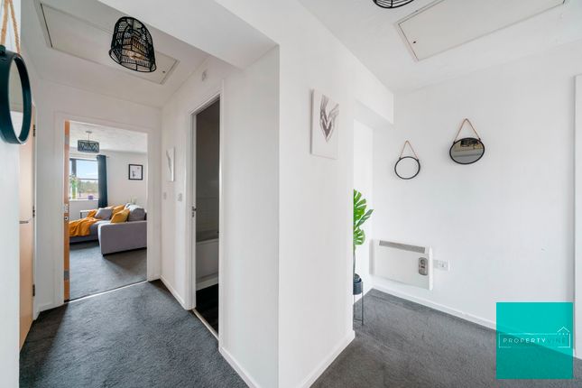 Flat to rent in Flat, Somerset Hall, Creighton Road, London