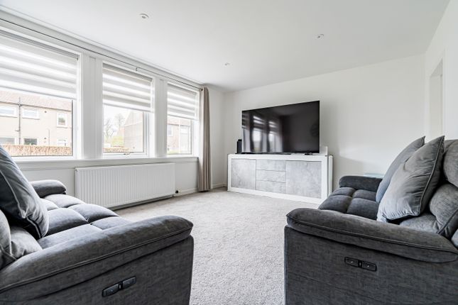38/2, Silverknowes Crescent, Edinburgh photo 2
