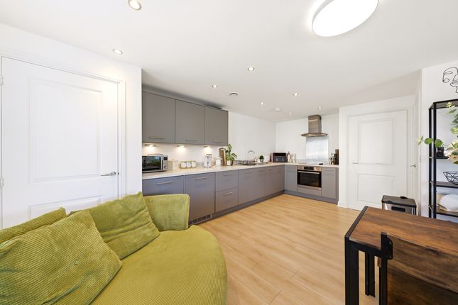 38 Barrington Way, Leeds photo 4