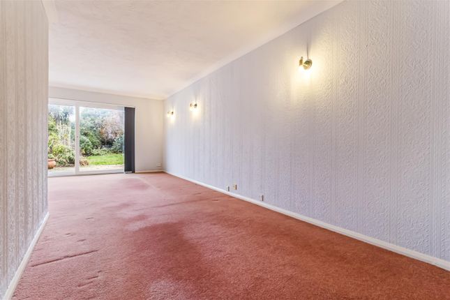 22, Harwood Avenue, Worthing photo 4