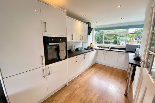 27, Leigh Avenue, Stockport photo 4