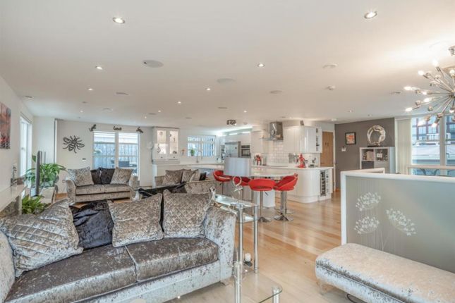 Thumbnail Duplex to rent in Taunton Place, London