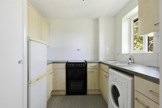 31,, Tempsford Close, Enfield photo 4