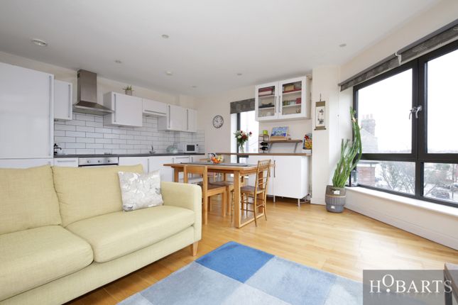 Flat for sale in Winkfield Road, Wood Green, London