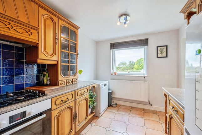 33, The Ridings, Chippenham photo 3