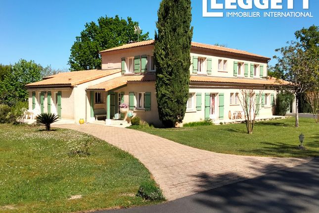 Thumbnail Villa for sale in Dirac, Charente, Nouvelle-Aquitaine