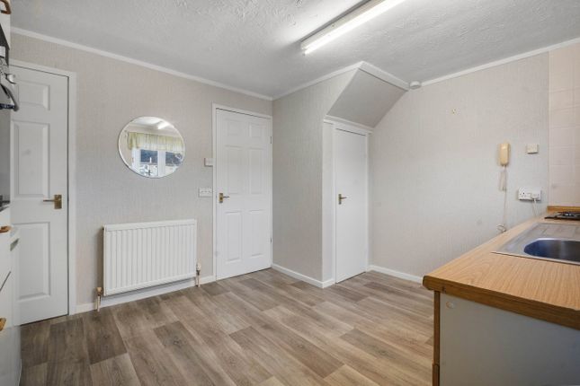 8, Glencraigs Drive, Kilmarnock photo 4
