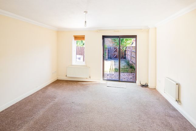 25, Hawksmead, Bicester photo 4