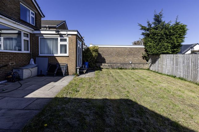 8, Marcus Way, Huddersfield photo 4