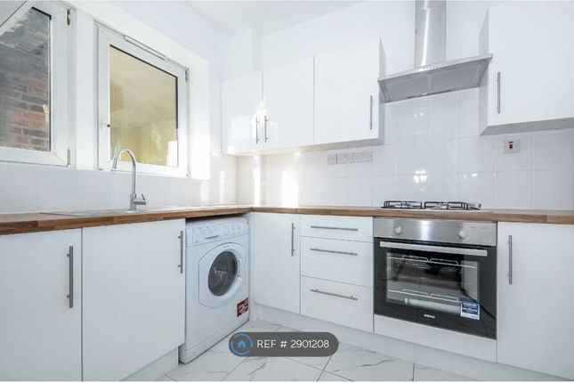 Flat, Cliffe House Blackwall Lane, London photo 5