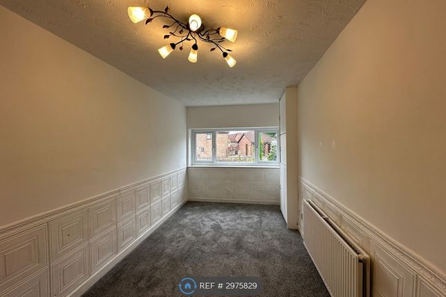 Wolfreton Crescent, Clifton Swinton, Manchester photo 4