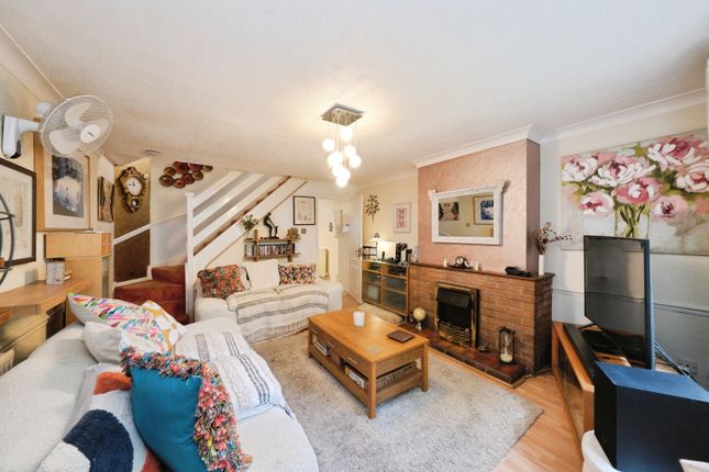 24, Hall Close, Mansfield photo 4